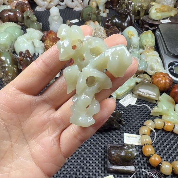 和田玉挂件未镶嵌