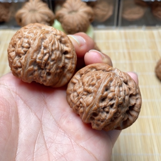 【闪购商品】吊坠文玩核桃球白……