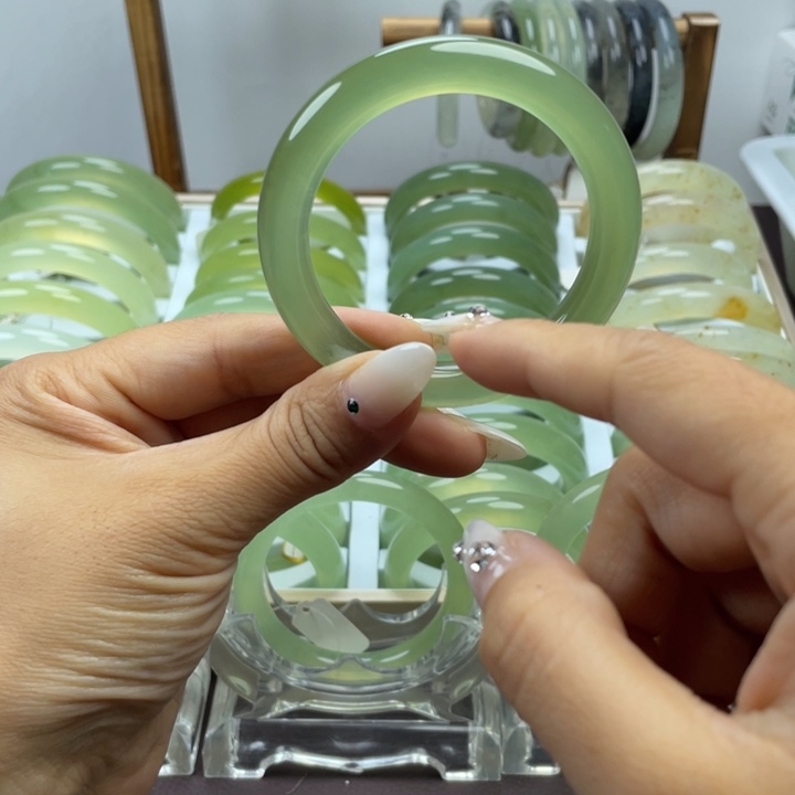 用***4蛇纹石玉合金手镯