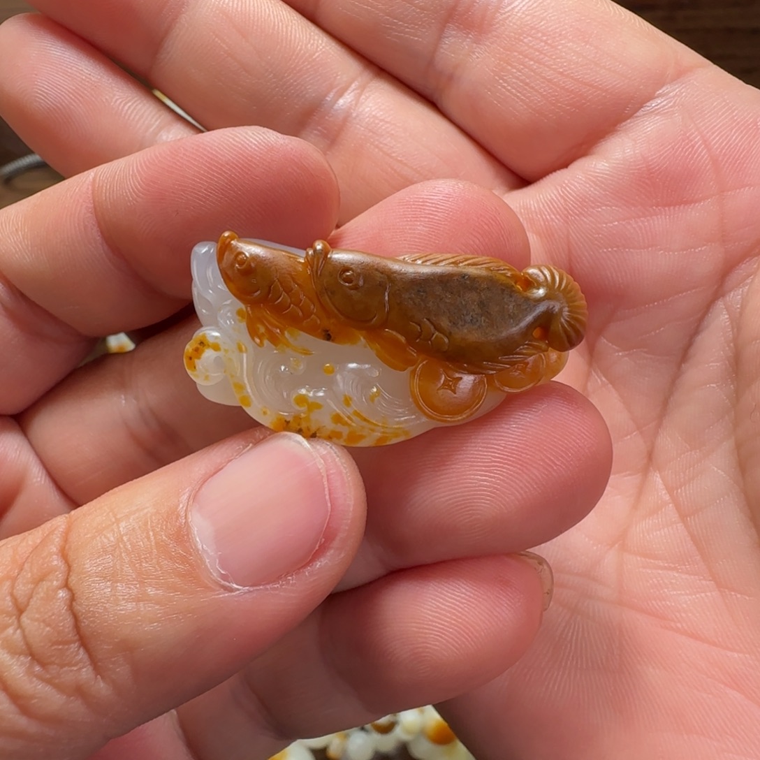 勿***言和田玉未镶嵌车挂