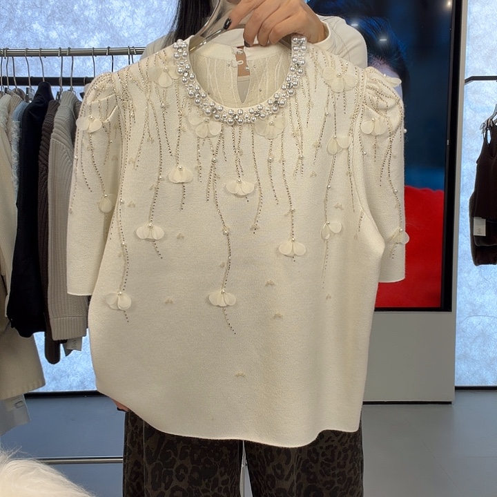 白色针织衫我发个超