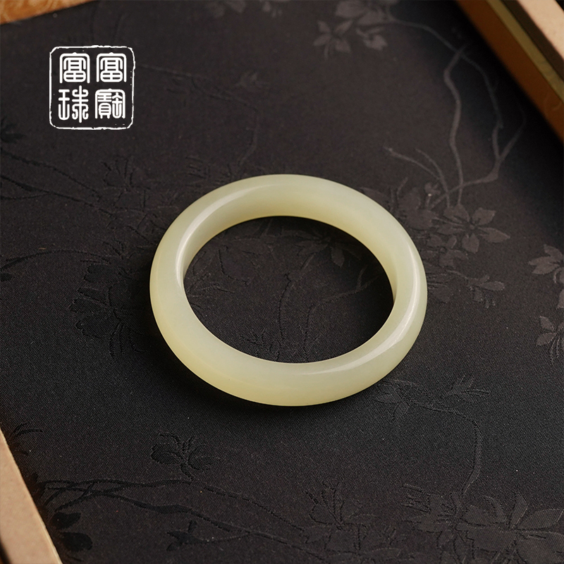 【水天一色】富富珠宝 和田玉百搭气质手镯（天然珠宝多样性发）