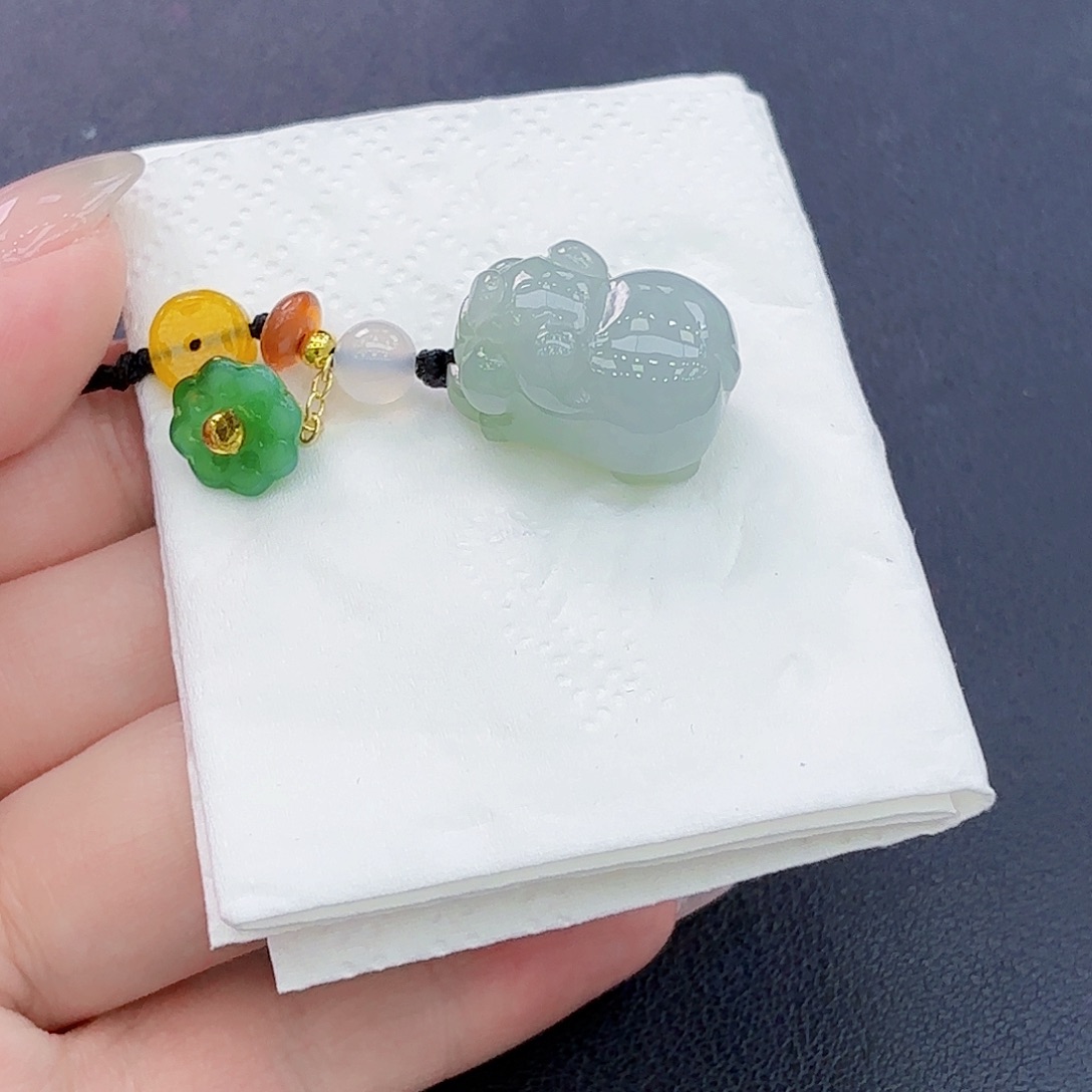 翡翠颈饰未镶嵌手机挂