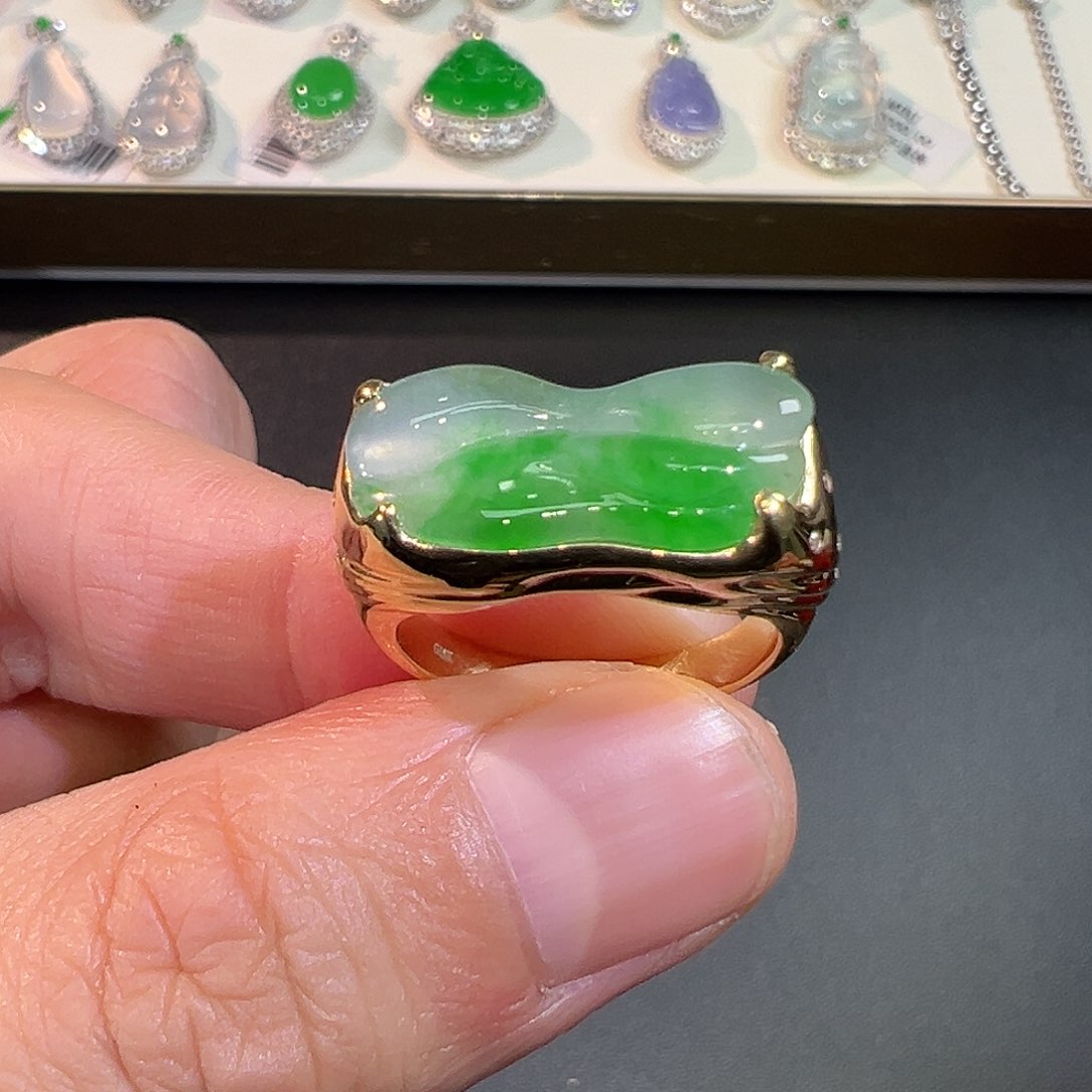 翡翠颈饰18K金镶嵌翡翠