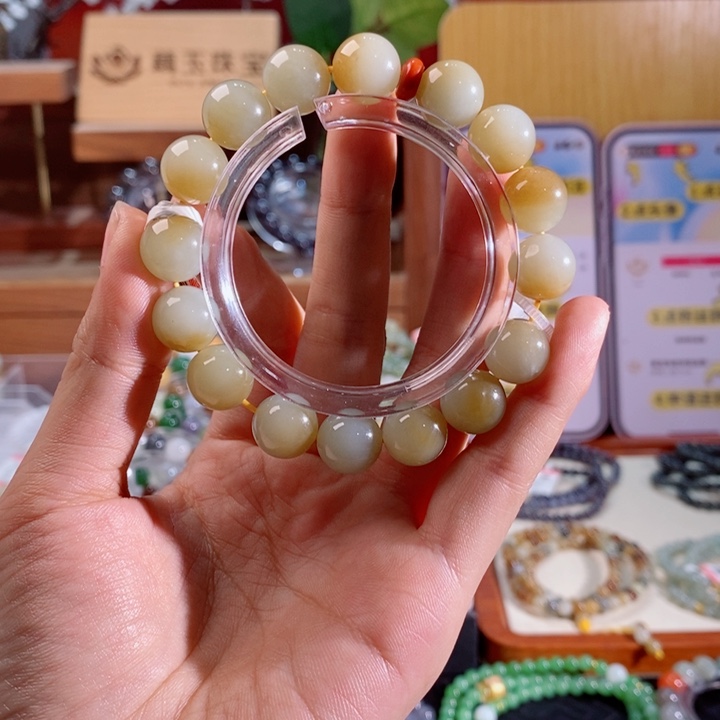 未镶嵌和田玉手链