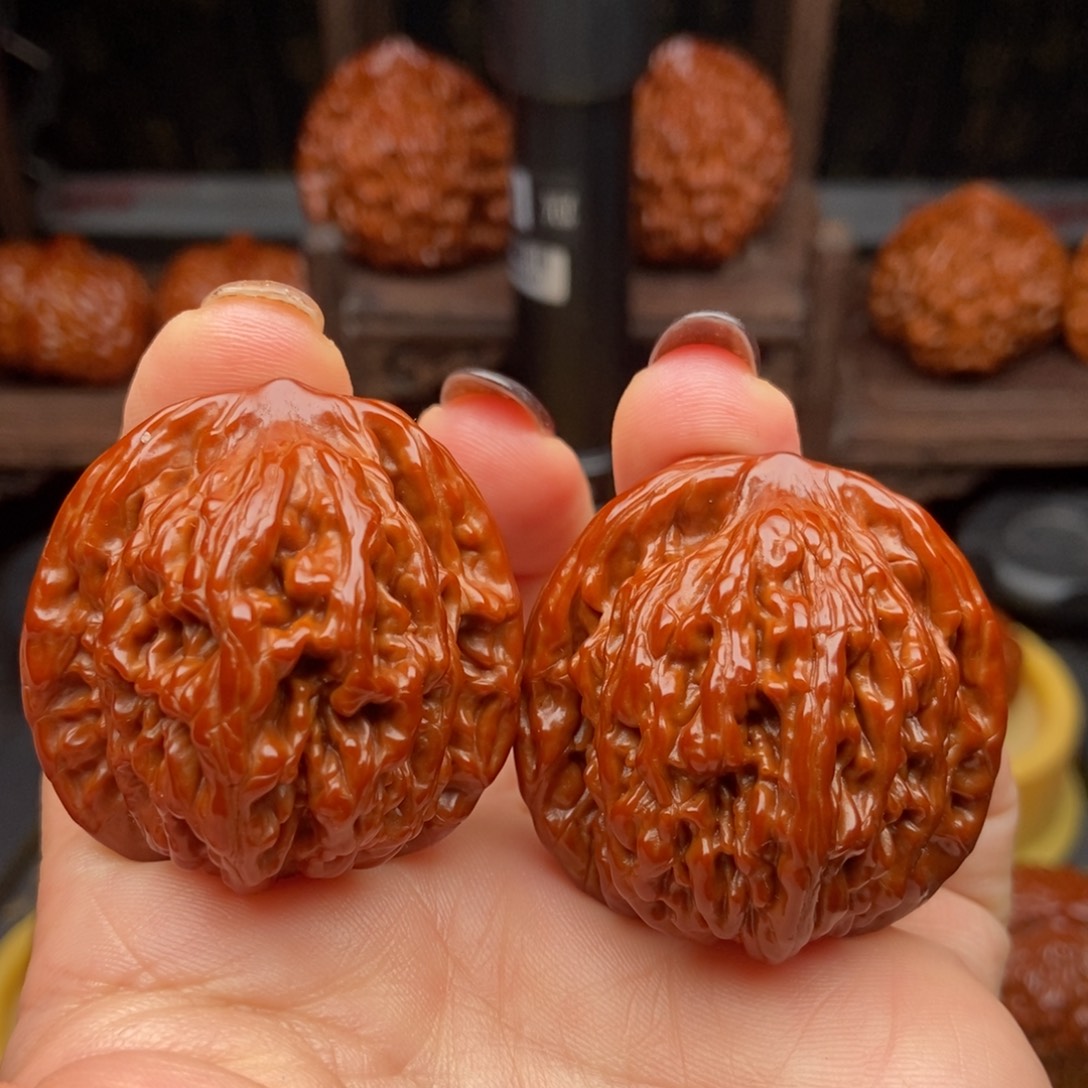 文玩核桃吊坠虎头39尺