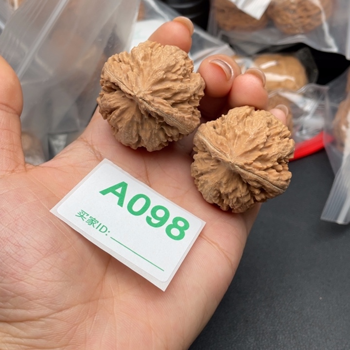 文玩核桃吊坠核桃