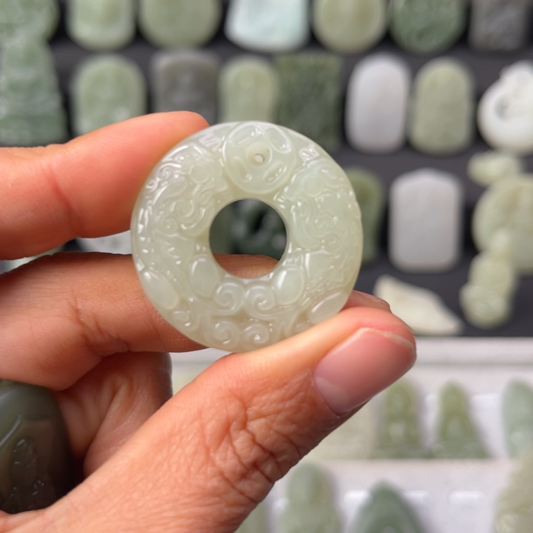 和田玉颈饰未镶嵌