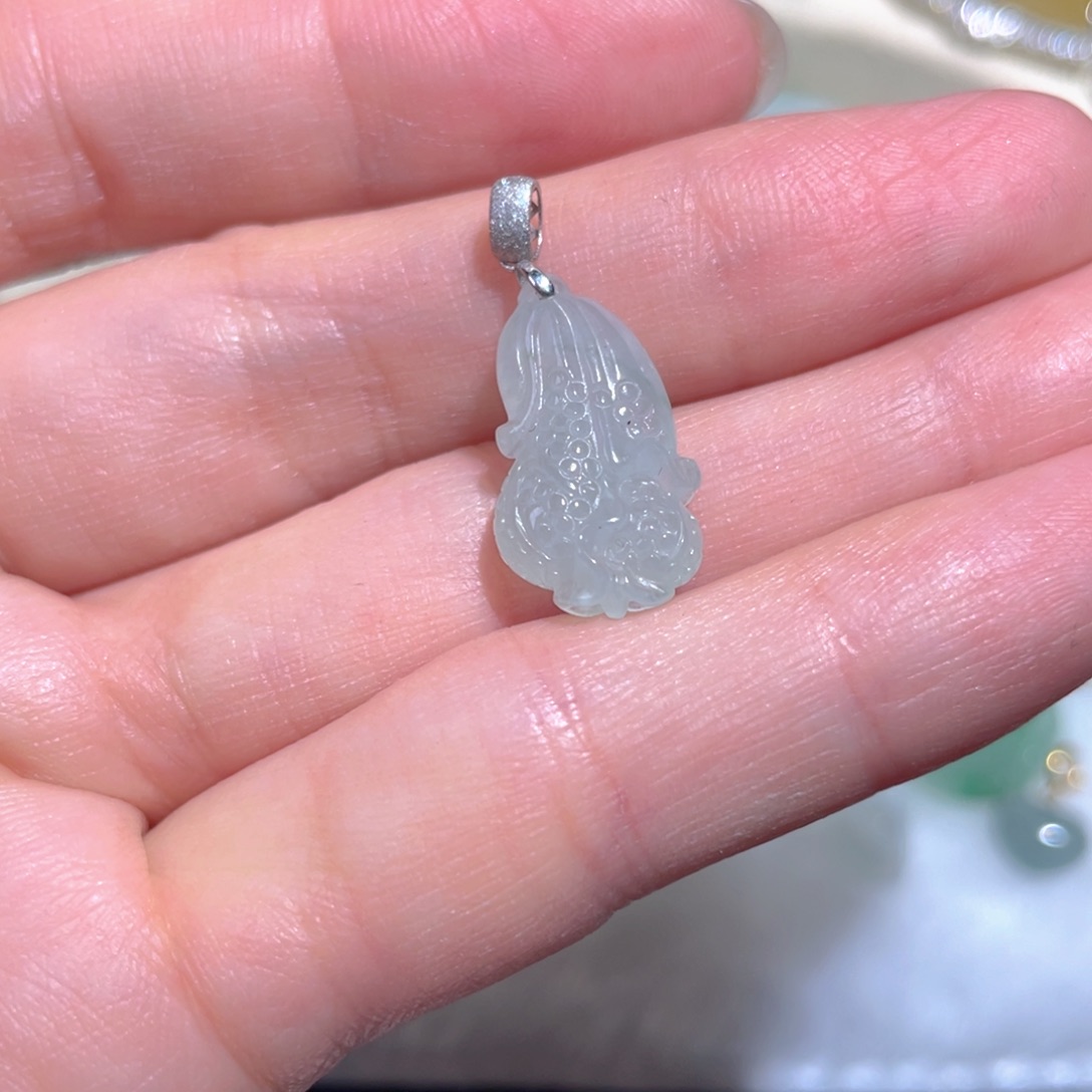 翡翠颈饰18K金镶嵌翡翠