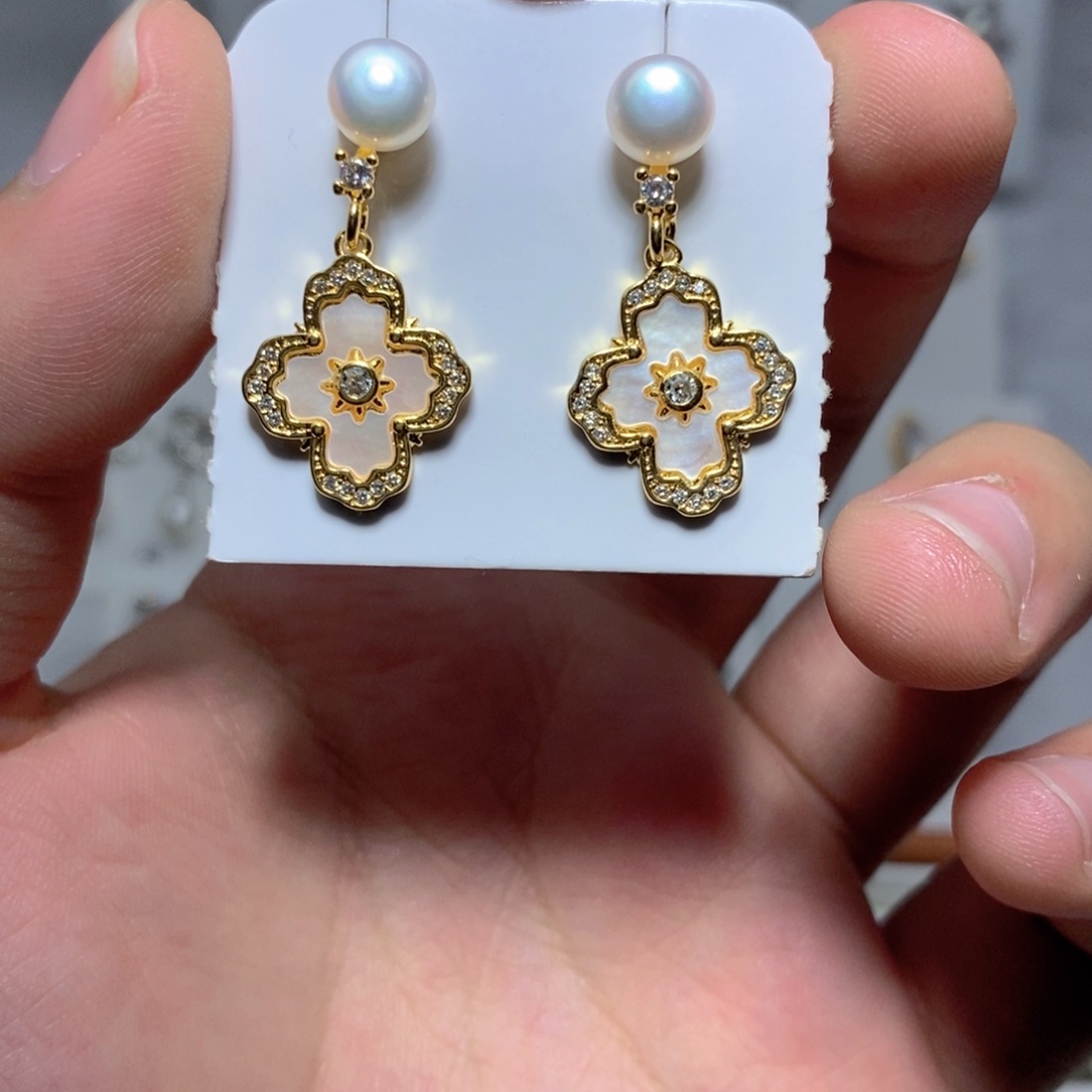 淡水珍珠银S925镶嵌耳饰