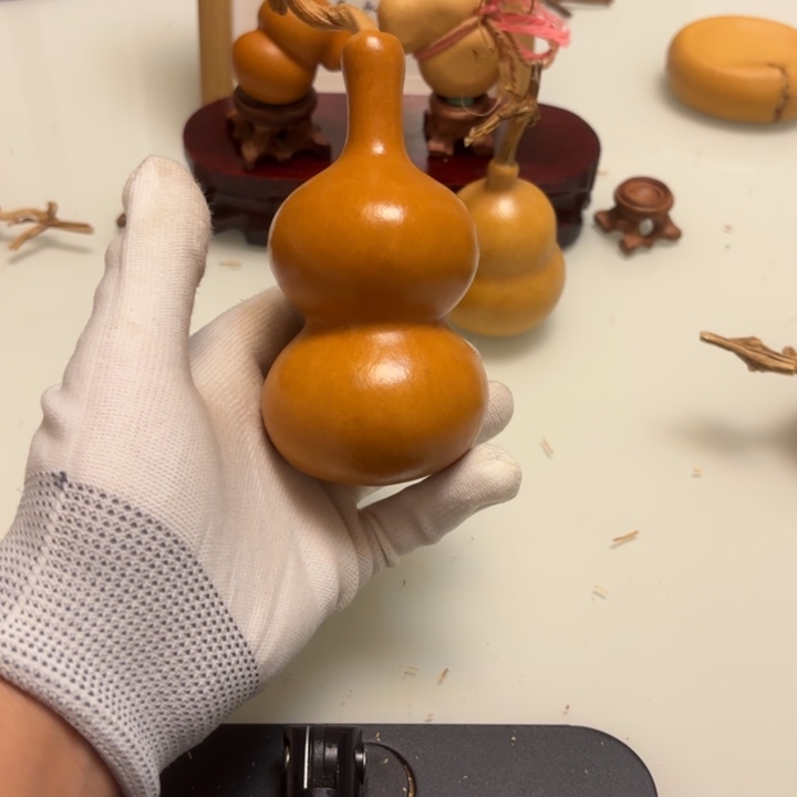 玥***辉天然手捻老皮葫芦