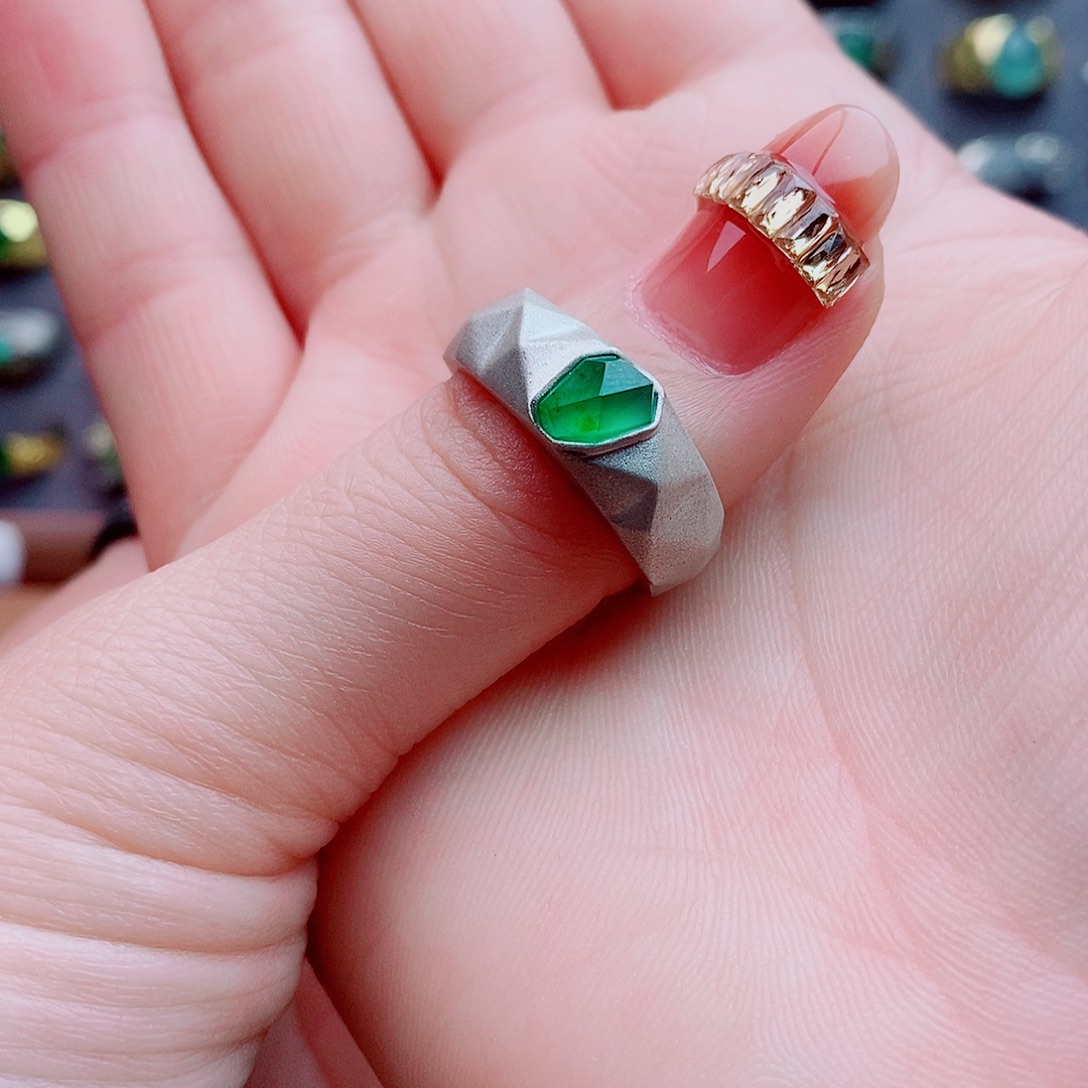 古***贞翡翠银S925镶嵌戒指111