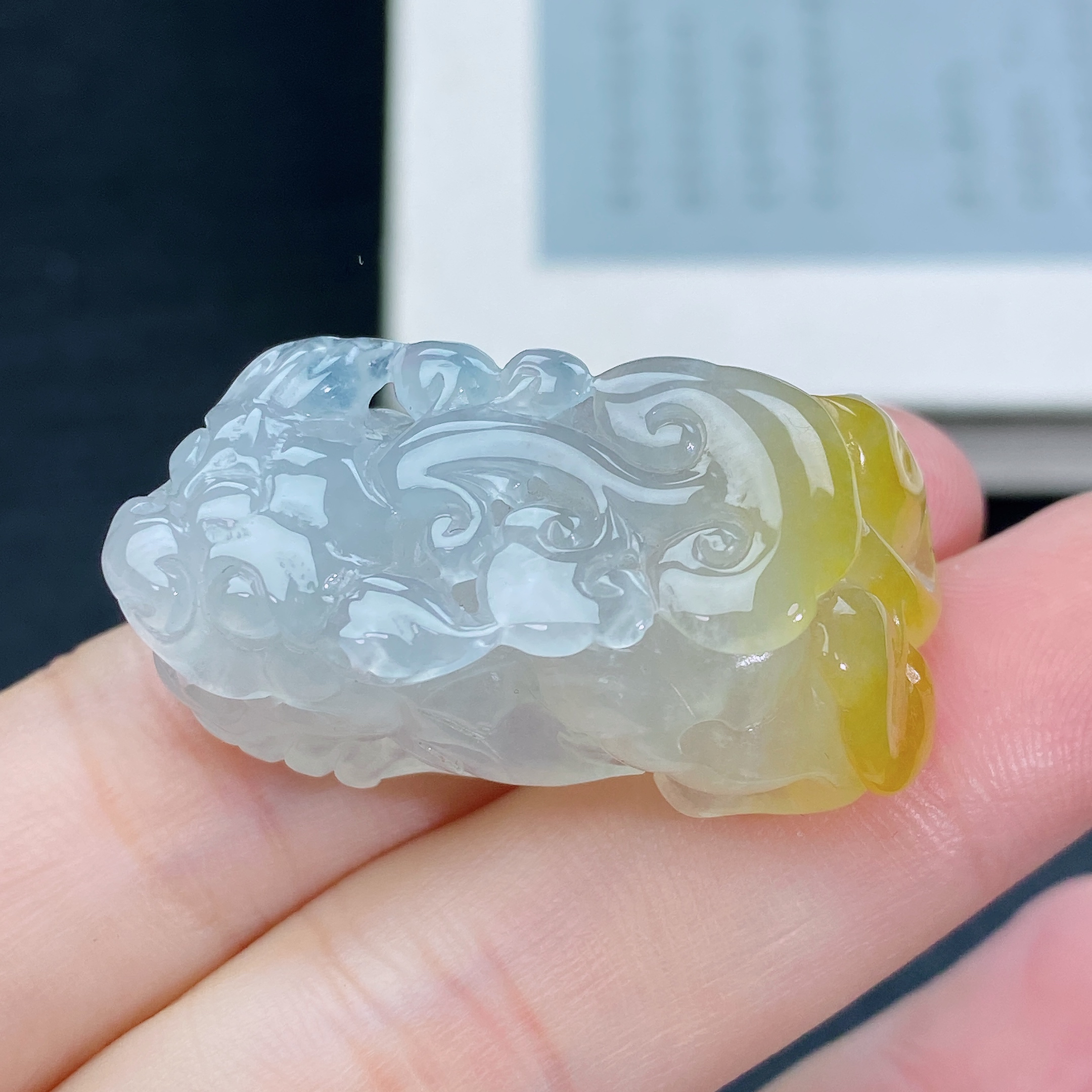 缅甸天然A货翡翠冰种黄翡口含珠如意貔貅吊坠