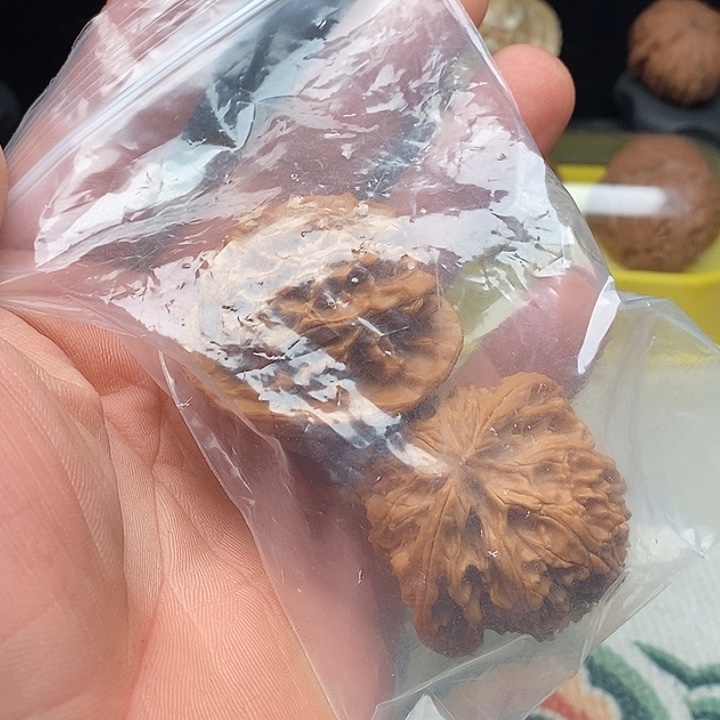 薛***婆文玩核桃把件42尺苹果园