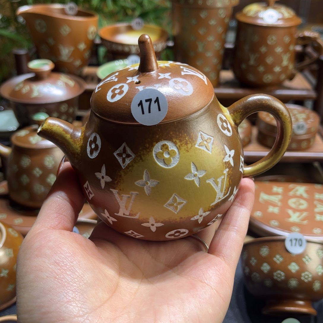 N***k草木灰老花壶 老花