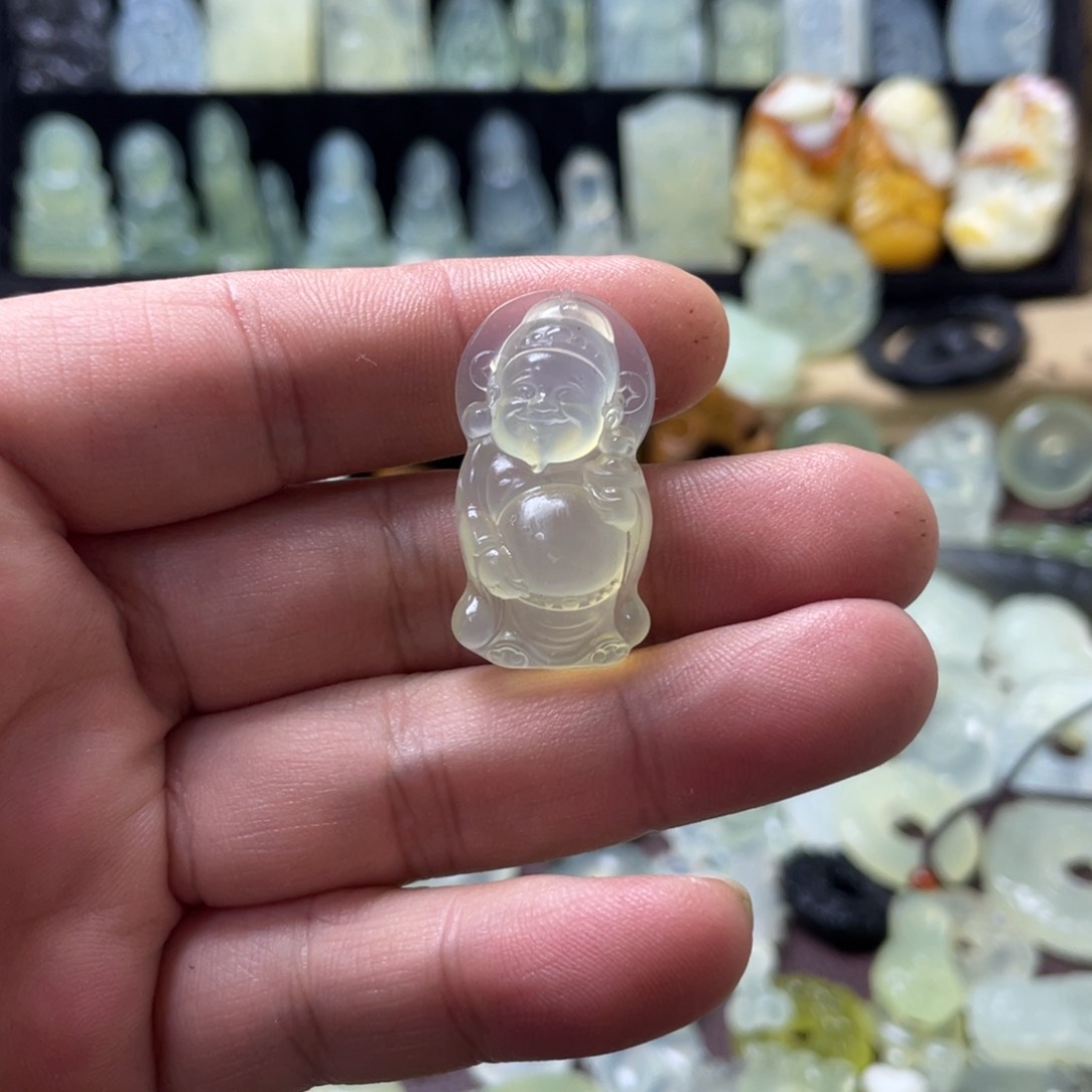 蛇纹石玉颈饰未镶嵌