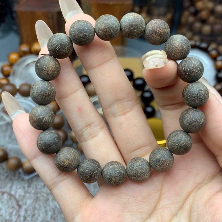 贡木巴布亚1.0黑冰毛珠