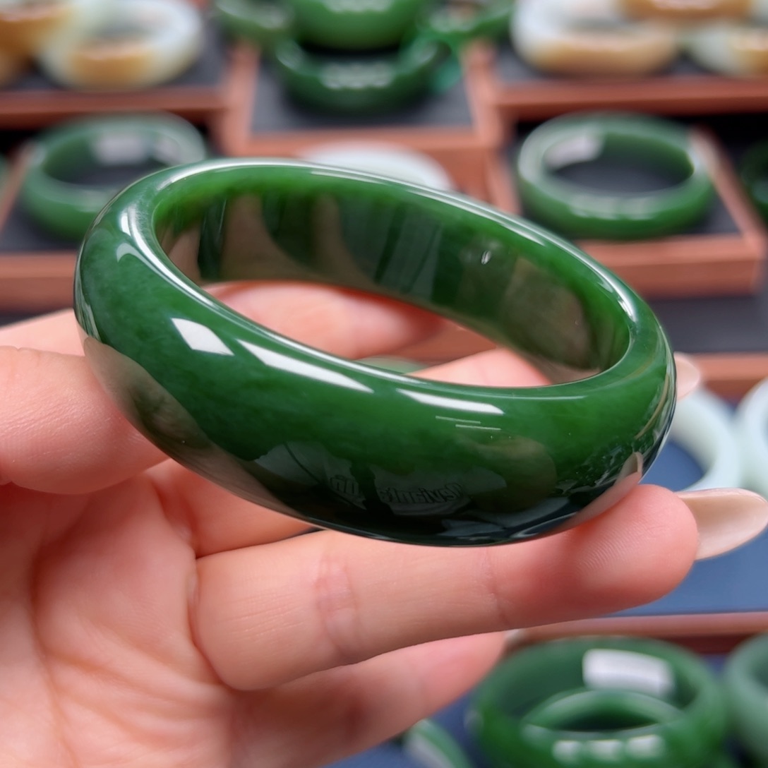 未镶嵌手镯和田玉（碧玉）5859圈口