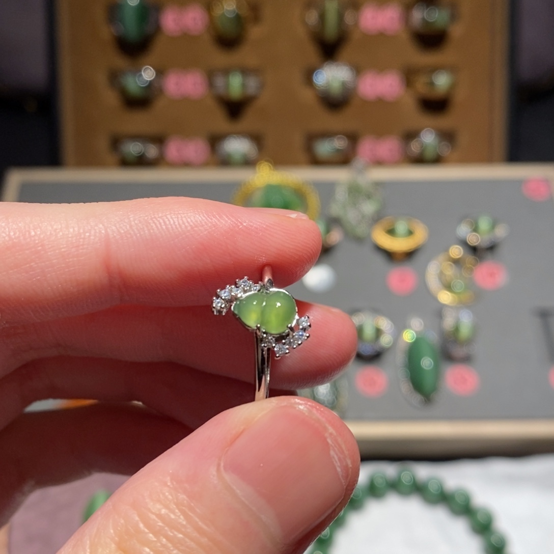 和田玉未镶嵌戒指