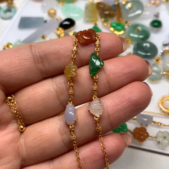 翡翠颈饰18K金镶嵌翡翠