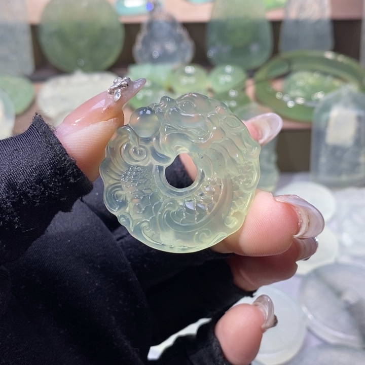 岫玉吊坠未镶嵌吊坠