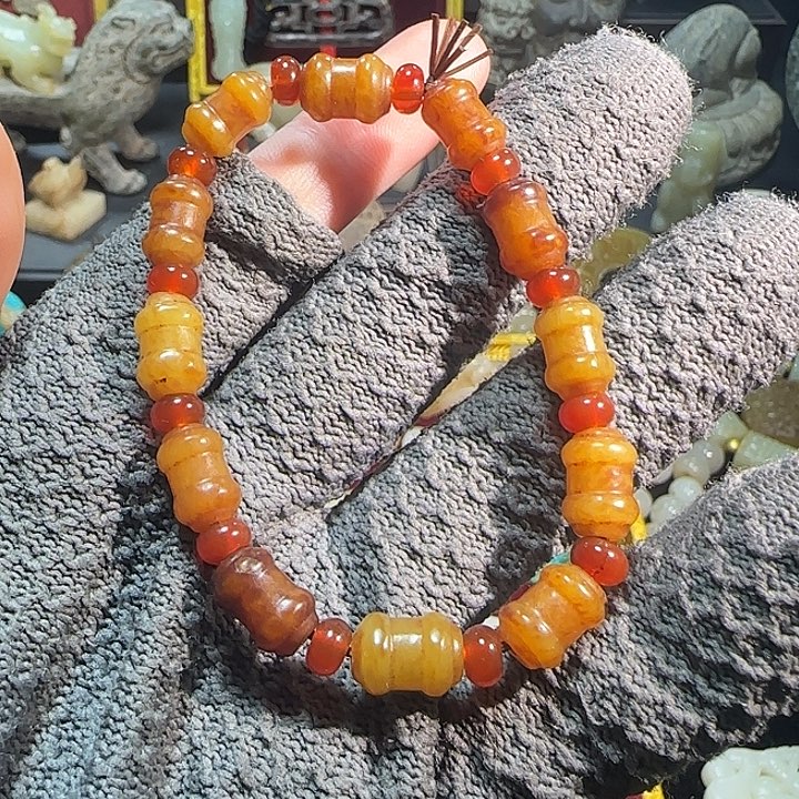 陈***牛和田玉未镶嵌套链