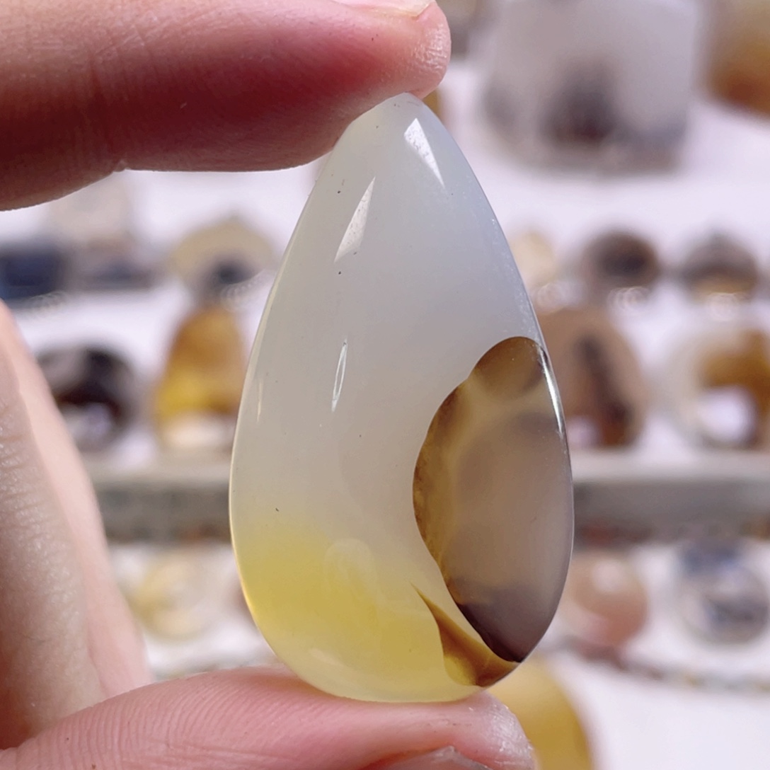 玛瑙/玉髓未镶嵌珠宝奇石