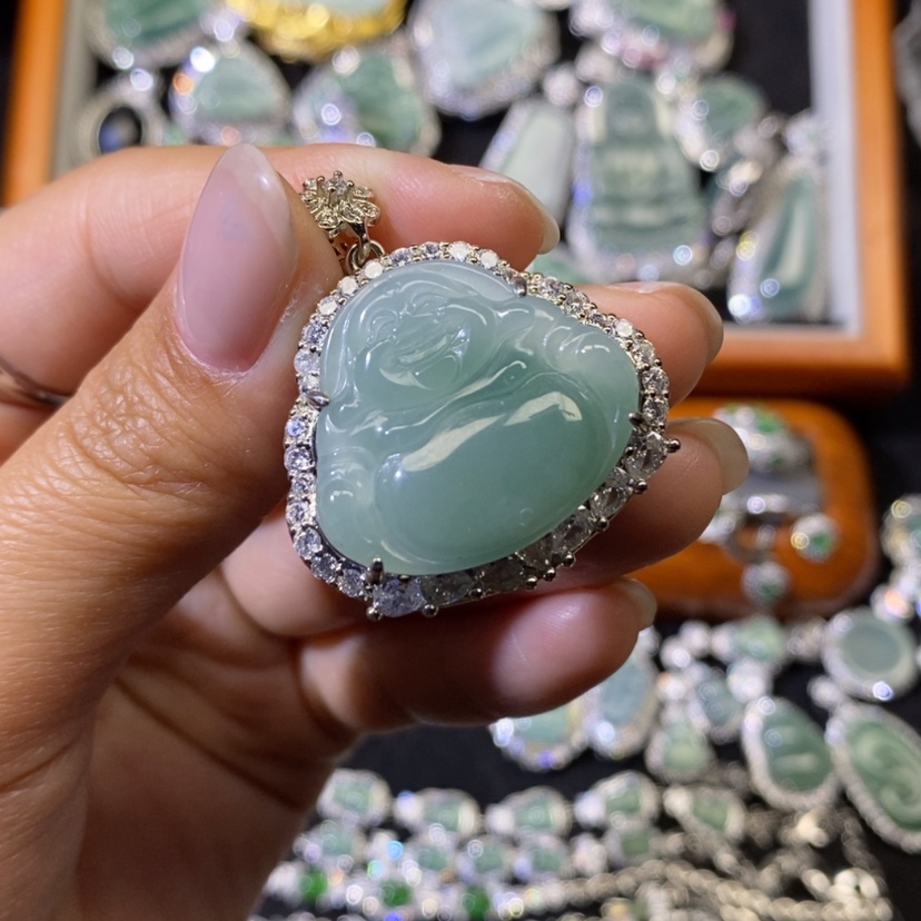 【闪购商品】翡翠颈饰未镶嵌天然