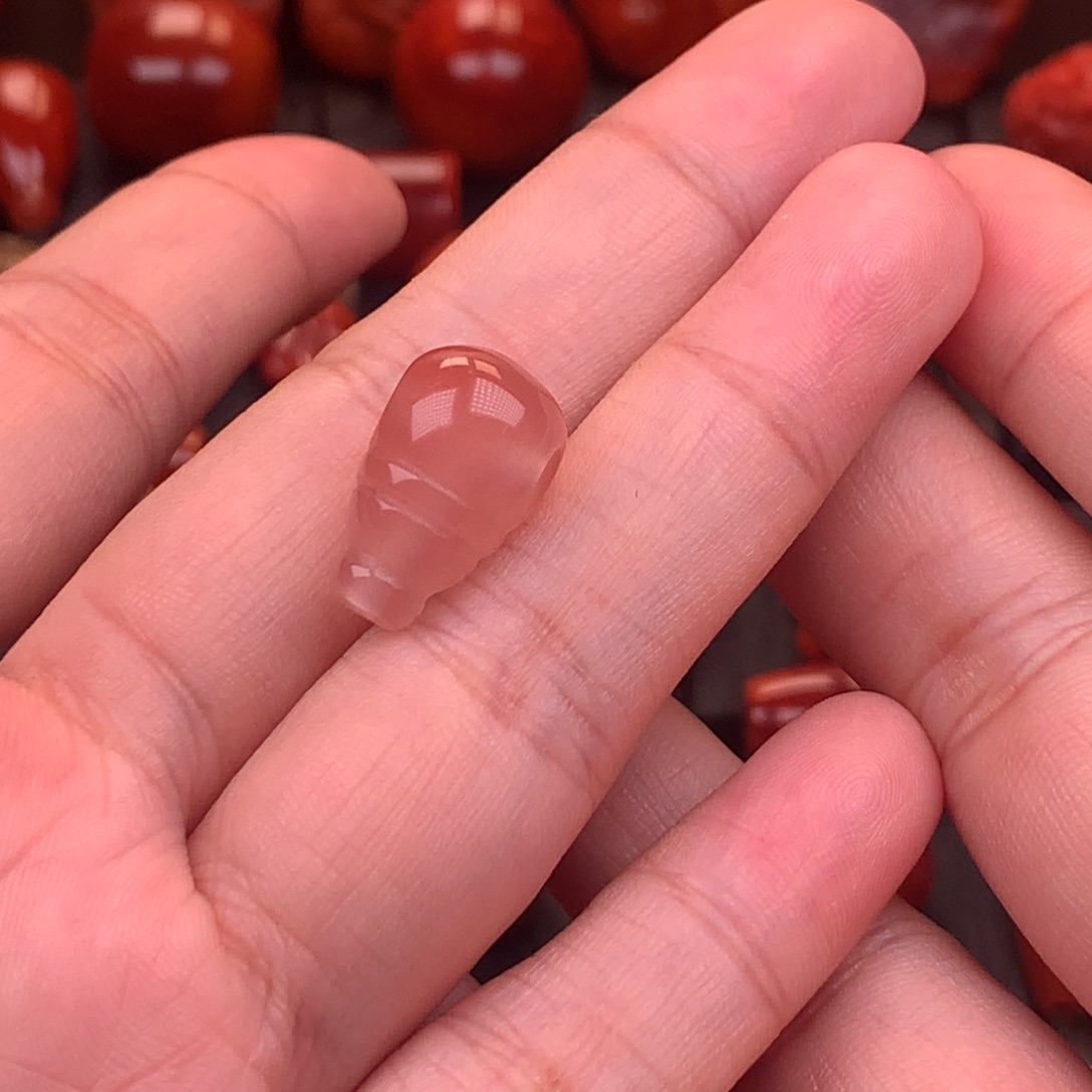 筋***云南红玛瑙未镶嵌冰飘满沙三通10.5mm