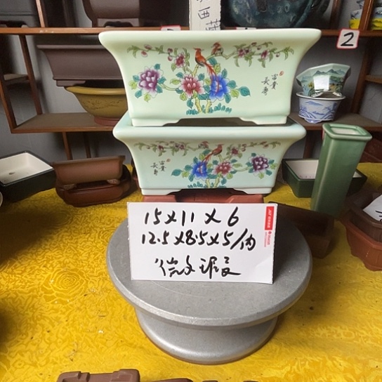 宜兴紫砂二个微瑕