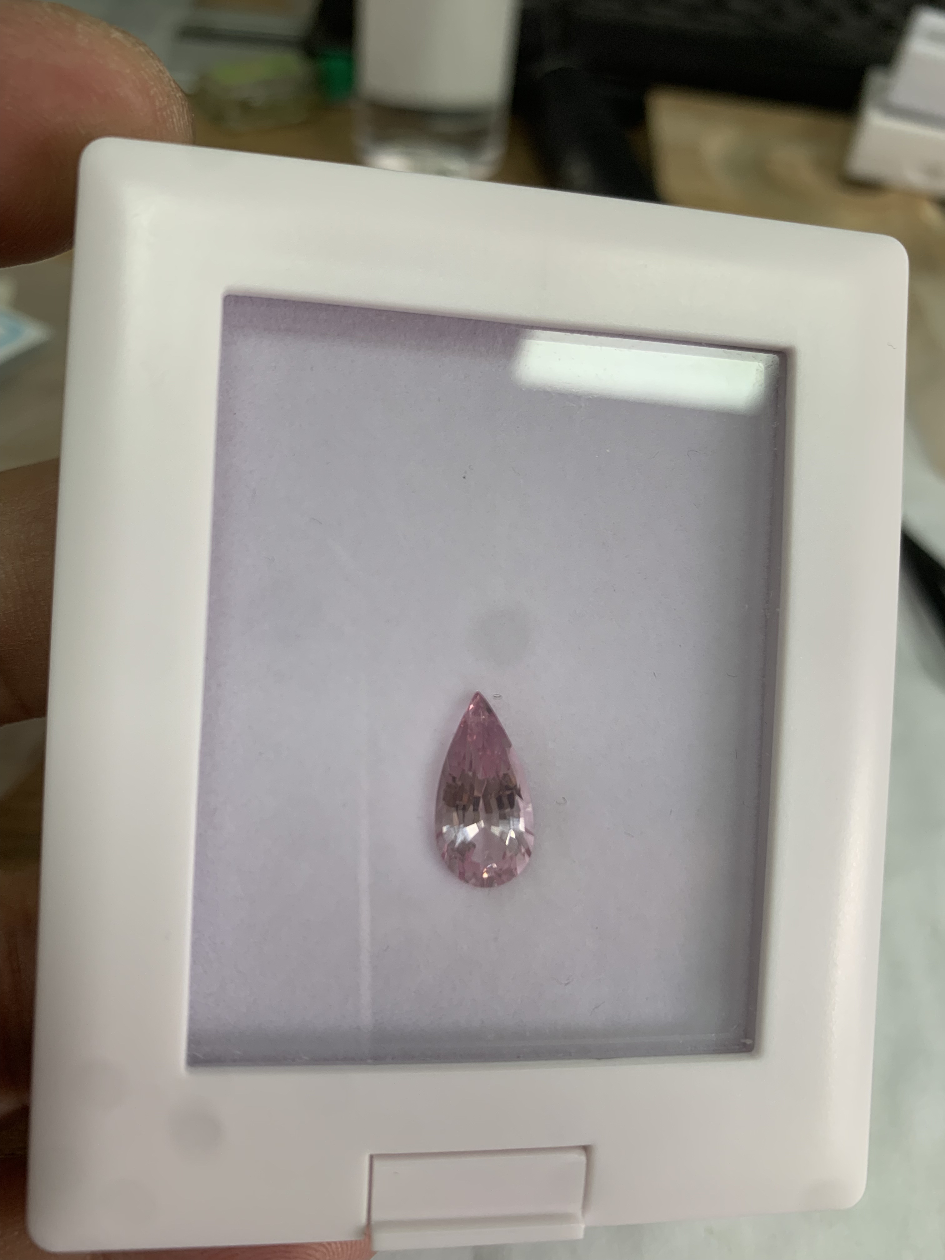 天然摩根石樱花粉色3.12克拉水滴干净体精工切面浓粉红仙女款