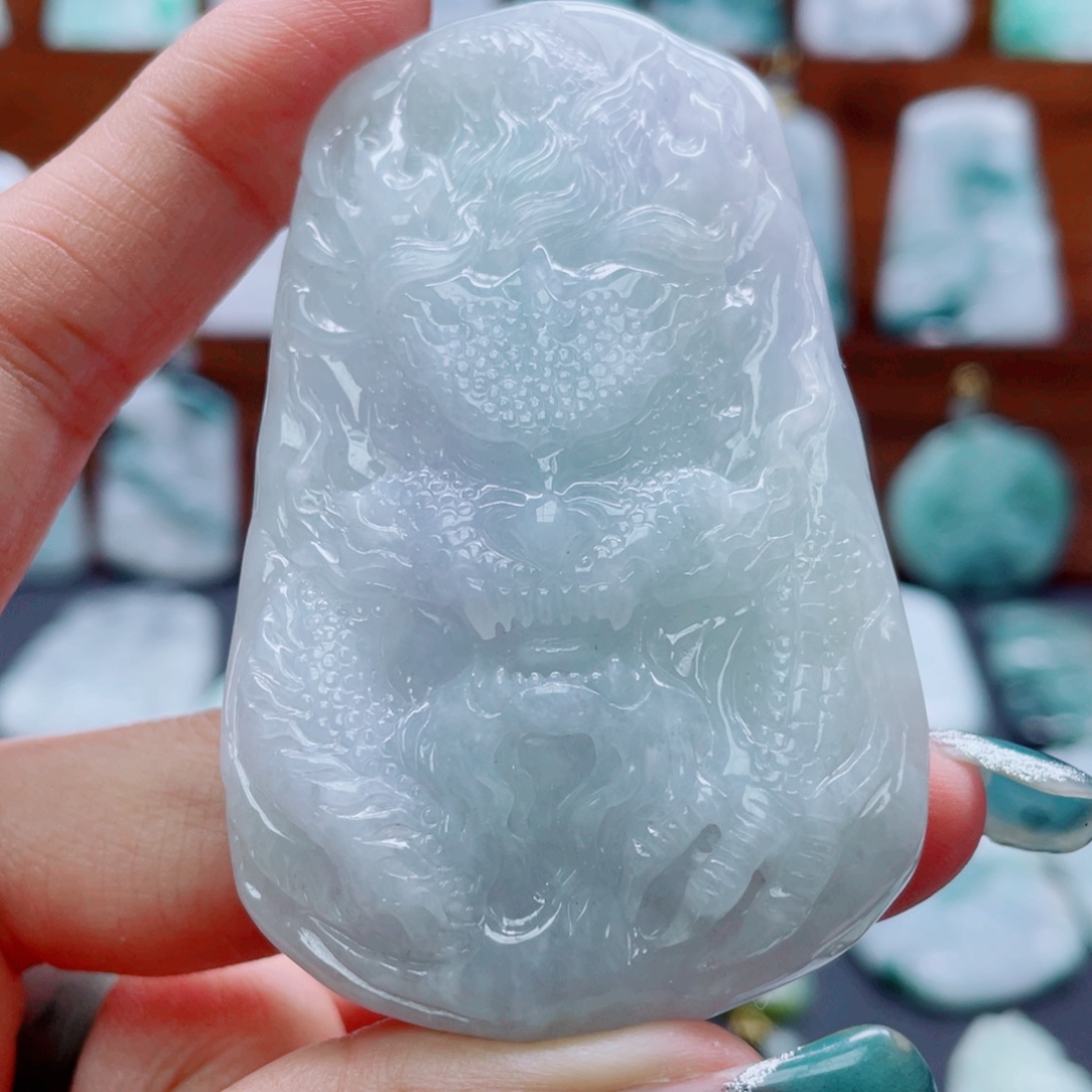 翡翠未镶嵌颈饰龙牌