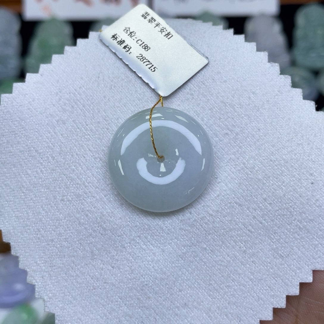 颈饰未镶嵌翡翠平安扣