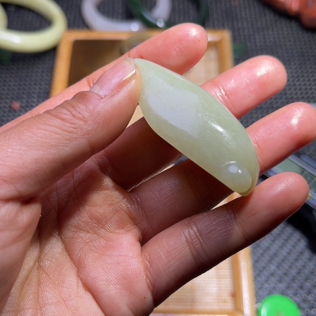 未镶嵌和田玉车挂