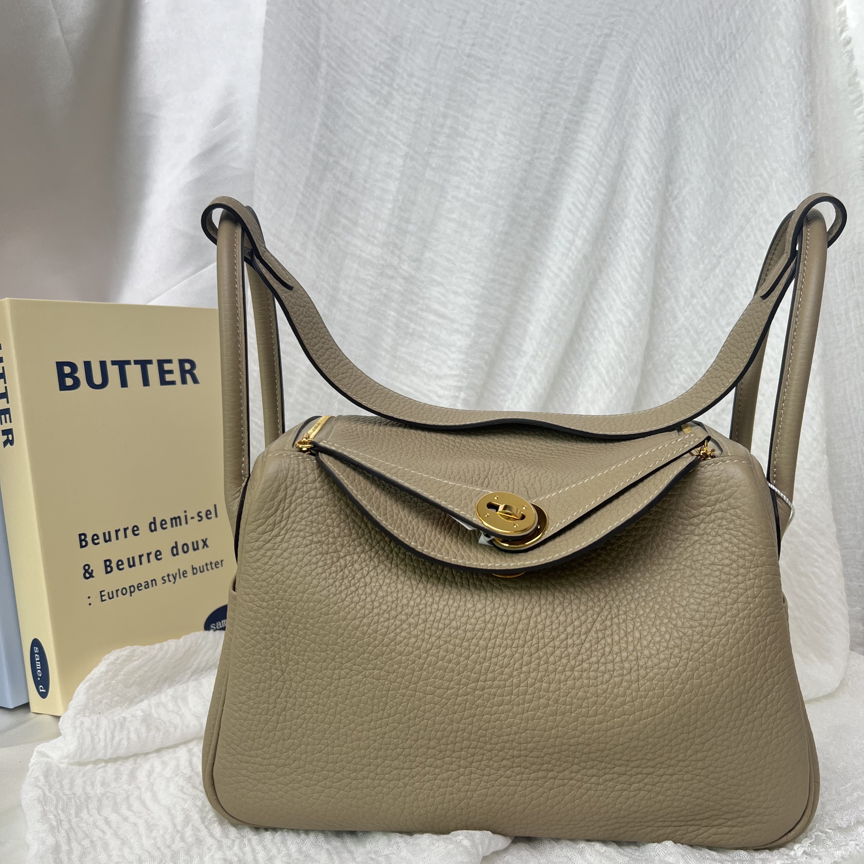 99新 Hermes/爱马仕 Lindy26 风衣灰U刻/单肩包/250521YYWCB01