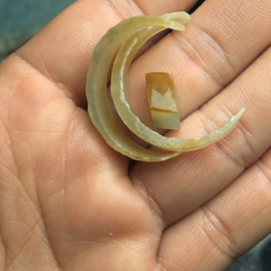 糊***涂翡翠未镶嵌颈饰裸石