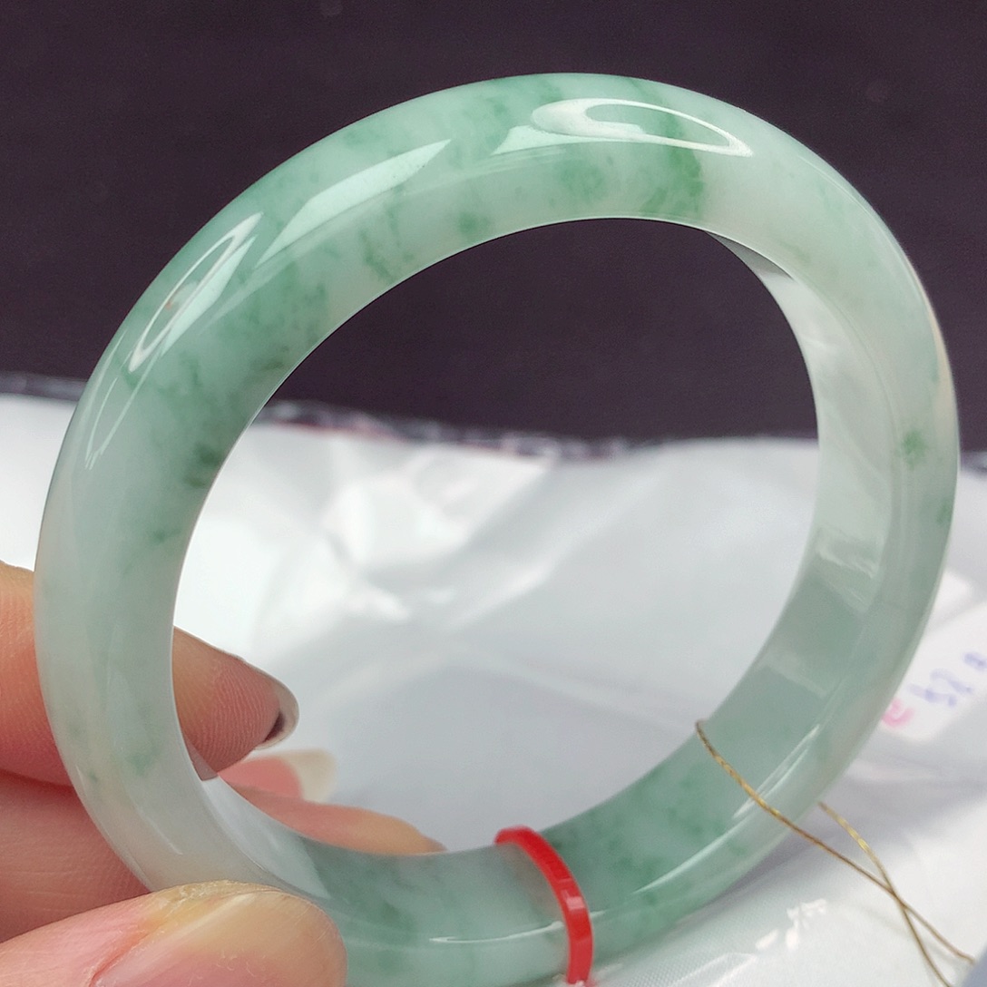 翡翠手镯未镶嵌58圈+369