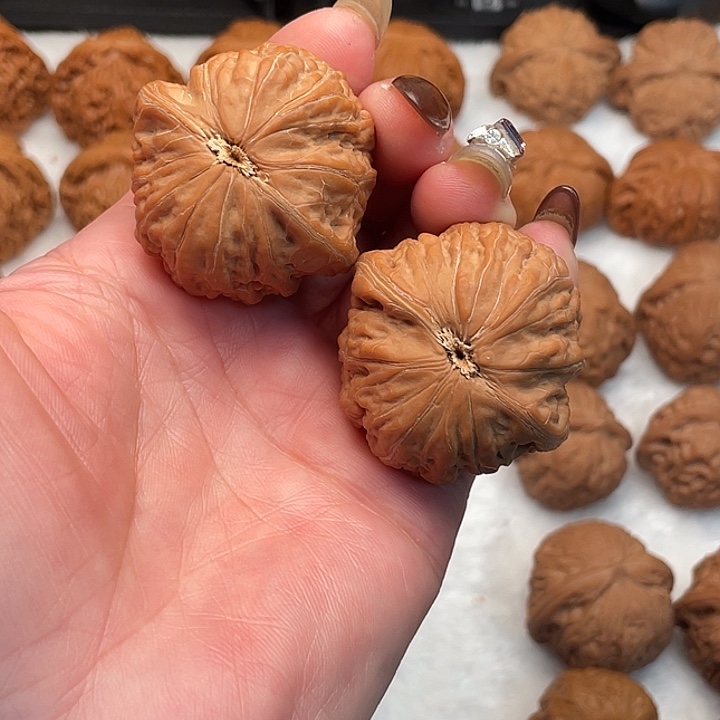 流***兔核桃手串/手链铁锤40