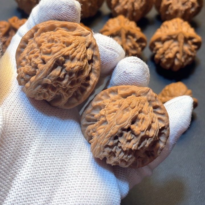 悦***己吊坠文玩核桃三角白