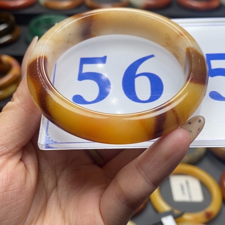 石英质玉（黄龙玉）手镯未镶嵌