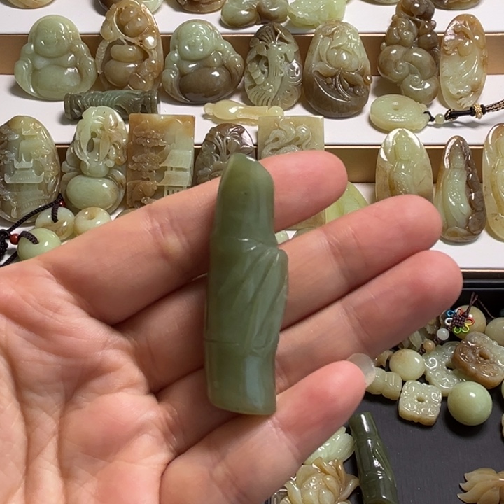 和田玉颈饰未镶嵌史*奇