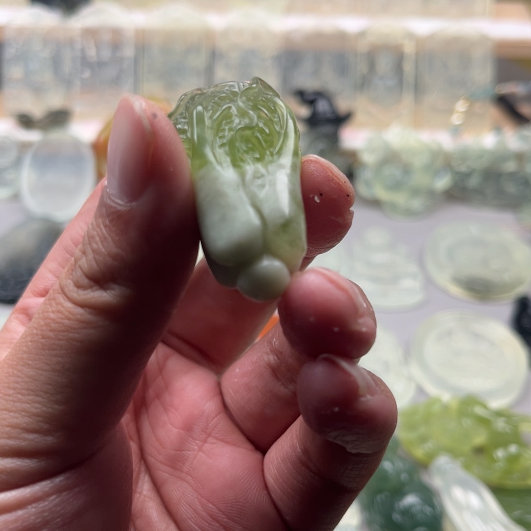 未镶嵌蛇纹石玉颈饰