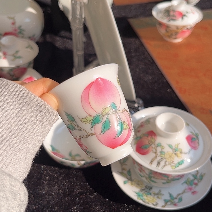 桃子闻香杯。。。。。。。。