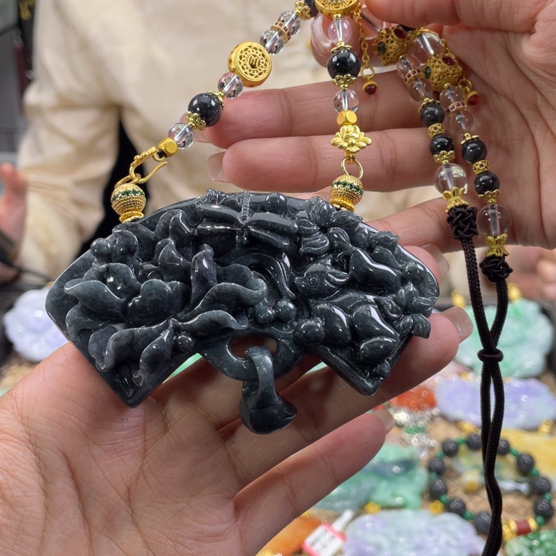 翡翠颈饰未镶嵌代