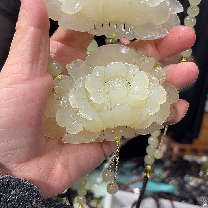 未镶嵌岫玉毛衣链