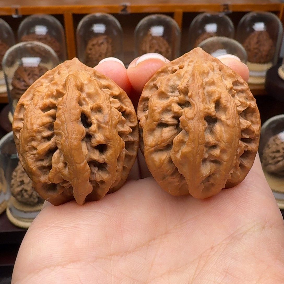 文玩核桃把件龙纹西瓜