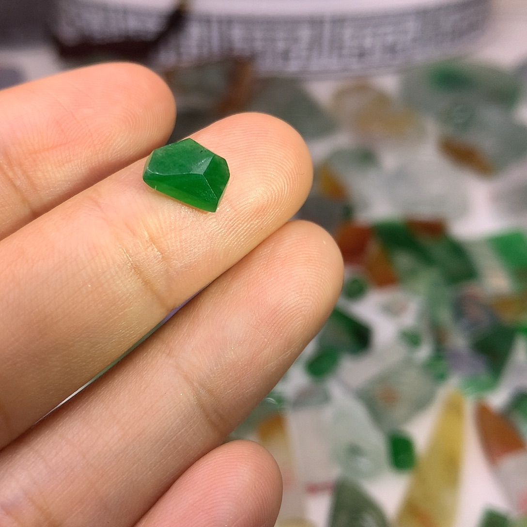 定制翡翠未镶嵌天然翡翠定制