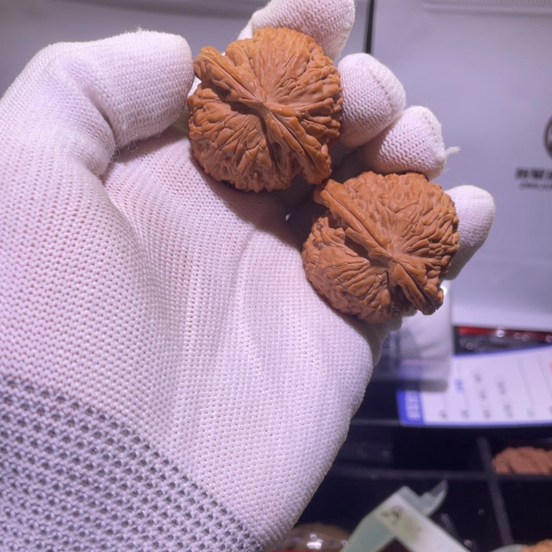 文玩核桃把件球白 652