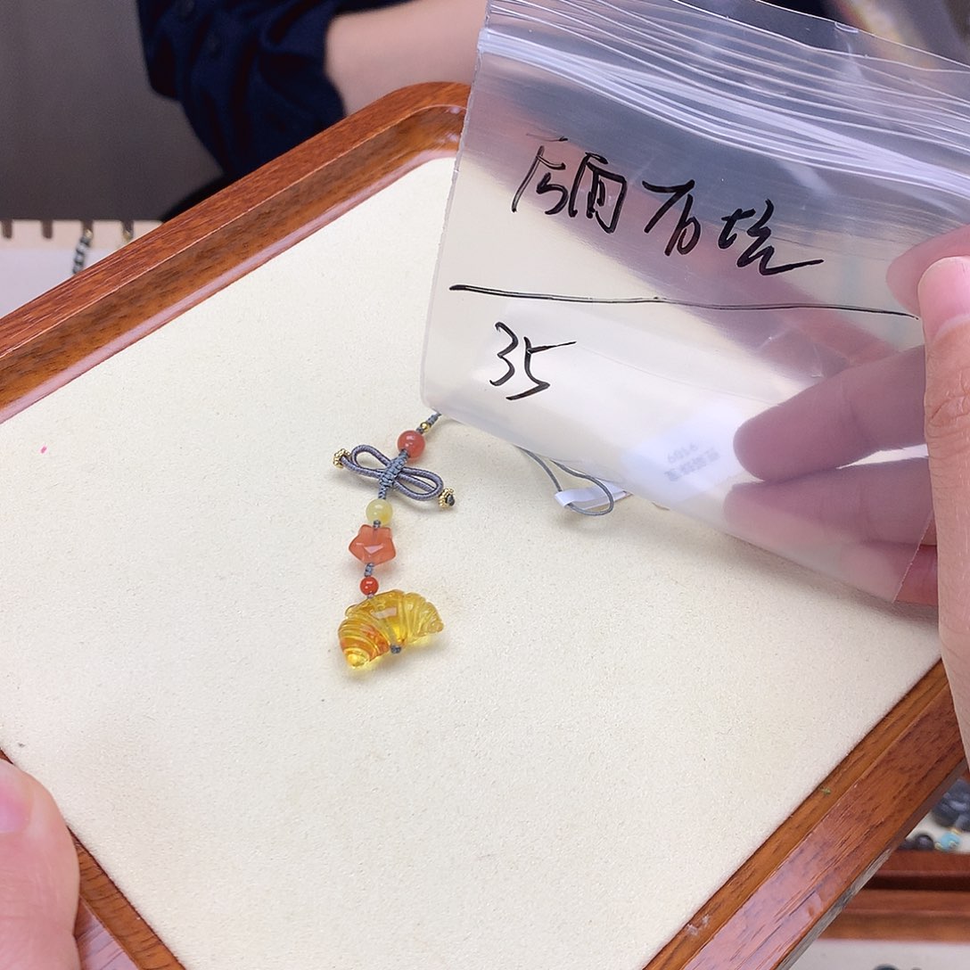 琥珀吊坠(不含链)未镶嵌小*菡