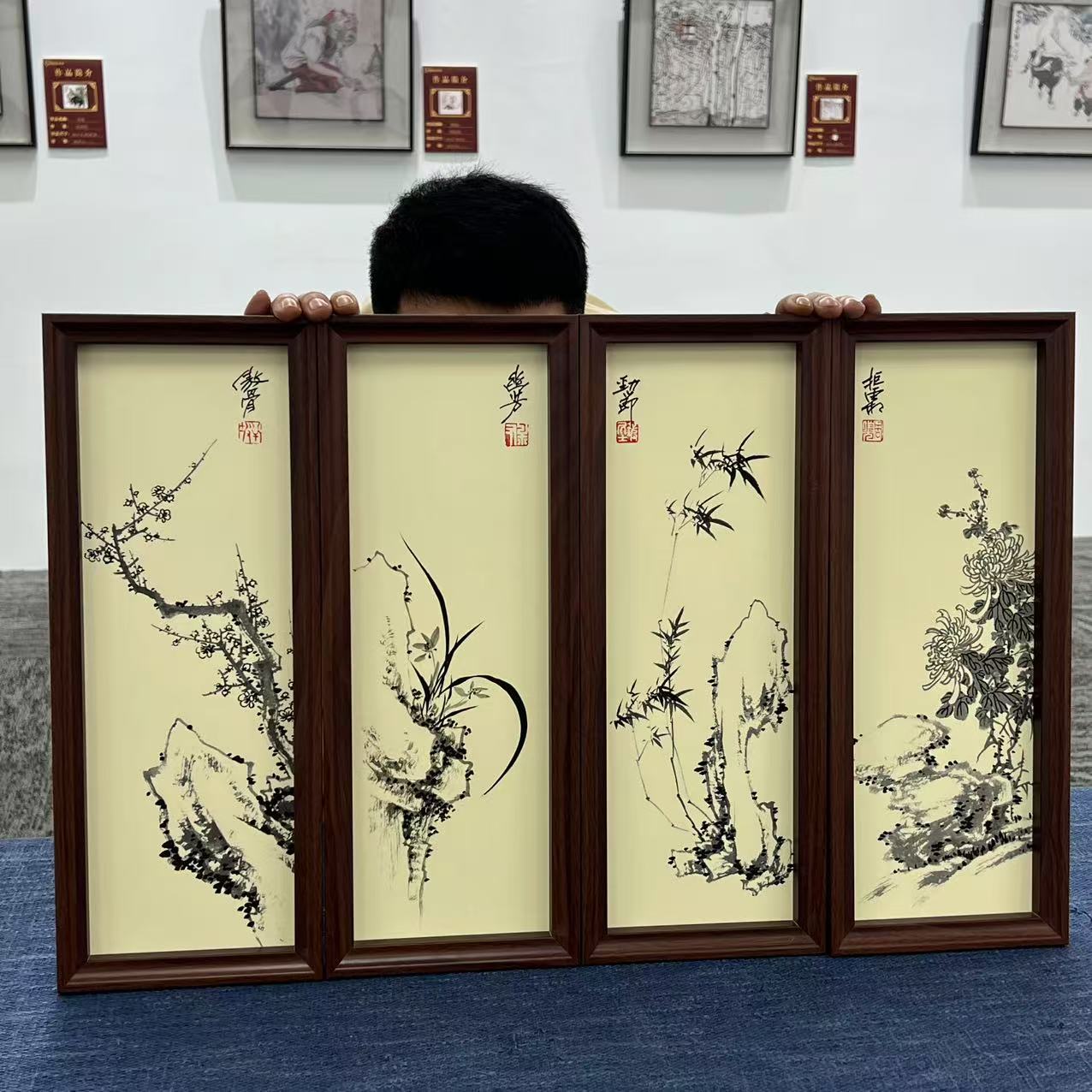 17*43竖幅/水墨梅兰竹菊/周作光（带框）